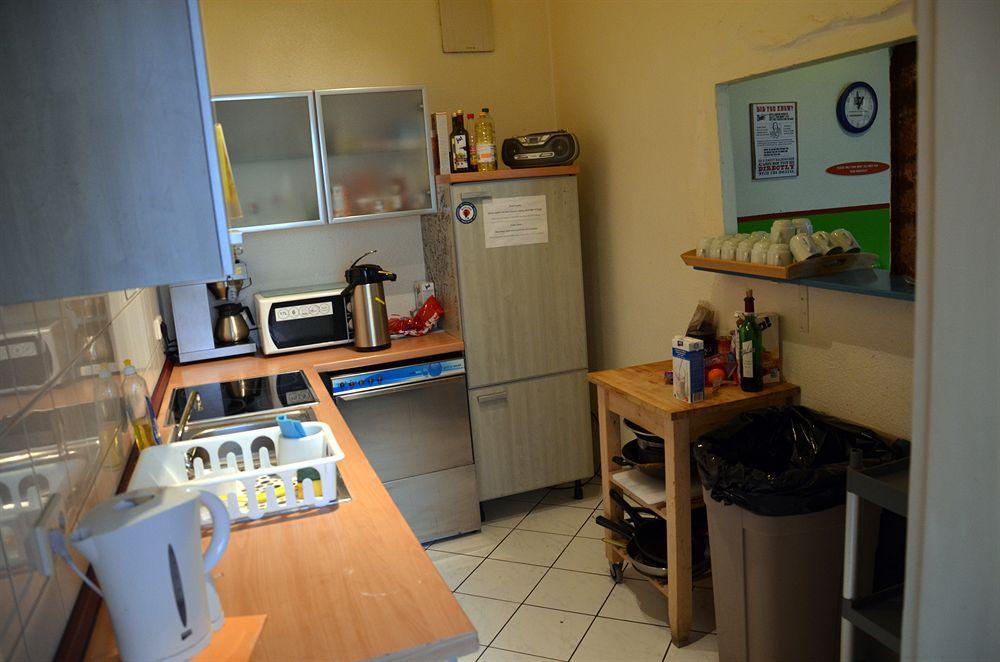 Auberge de jeunesse Backpackers Duesseldorf - Self Check-In Extérieur photo