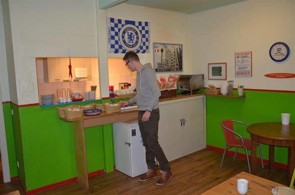 Auberge de jeunesse Backpackers Duesseldorf - Self Check-In Extérieur photo